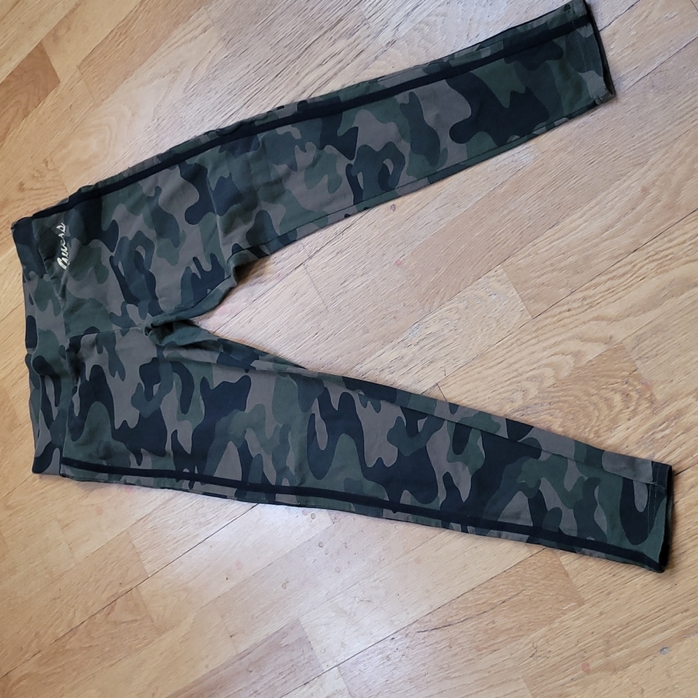 Guess Size small leggings